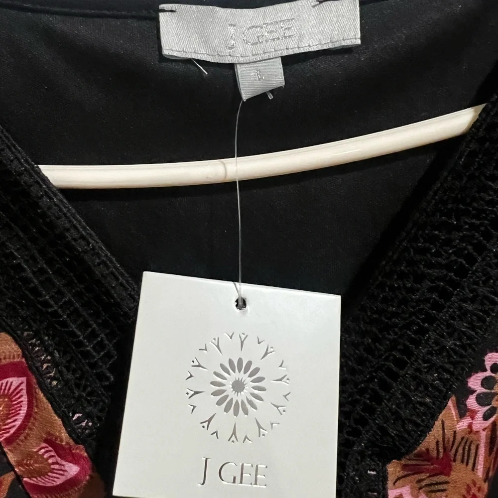 J gee Red and Black Puff Sleeve V-Neck Maxi Sundress - Picture 5 of 10